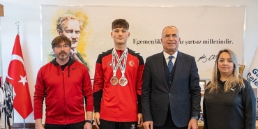 gaziemirli-taekwondocu-turkiye-sampiyonu-oldu-1vFbBB5s.jpg