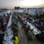gazzedeki-filistinliler-israil-bombalarinin-sesleri-olmadan-ilk-iftarini-acti-1rZTIW9D.png