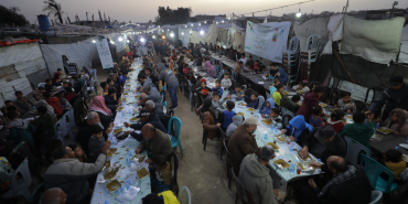 gazzedeki-filistinliler-israil-bombalarinin-sesleri-olmadan-ilk-iftarini-acti-1rZTIW9D.png