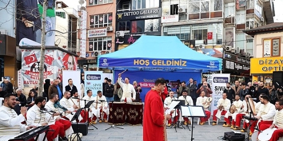 ilahi-ezgiler-cumhuriyet-bulvarinda-yankilandi-RmETumET.jpg