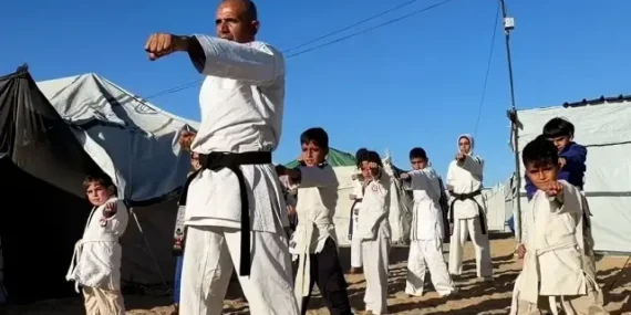 imk-nsizligin-ortasinda-sporcu-yetistiriyor-gazzeli-cocuklar-savasin-travmasini-karateyle-asiyor-D6Fb4fVm.webp