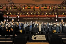 insan-kaynaklari-sektorunun-en-begenilen-chrolari-is-dunyasinin-oylari-ile-altin-lider-unvanini-aldi-baefthNe.webp