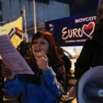 israilin-eurovision-sarki-yarismasina-katilimi-atinada-protesto-edildi-PbmhMSeh.jpg