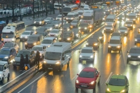 istanbulda-trafik-durma-noktasina-geldi-iste-bolge-bolge-son-durum-FiUV6Jaf.jpg