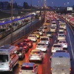 istanbulda-trafik-kirmizi-alarm-veriyor-yogunluk-yuzde-87ye-ulasti-sls2WJBs.jpg