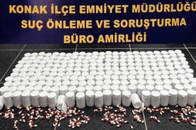 izmirde-450-bin-uyusturucu-hap-1-kilo-660-gram-kokain-ele-gecirildi-fLjXn8Q9.jpg