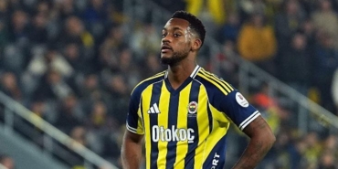 jhon-duran-fenerbahceye-veda-etti-UakmHGsz.jpg