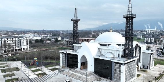 kartepe-kent-meydani-camii-ilk-teravihle-aciliyor-wPGFdq4S.jpg
