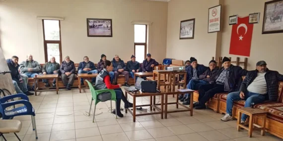 kayseri-talasta-ciftciye-egitimler-suruyor-ykcFVx1E.webp