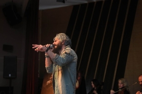 kecioren-belediyesinden-baris-manco-ve-cem-karaca-anisina-konser-3m8sHHjc.jpg