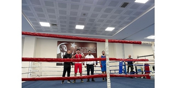 kemer-belediye-kick-boks-ve-boks-sporcularindan-buyuk-basari-szitGKIZ.jpg
