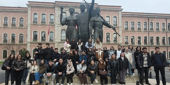 maltepeli-universite-adaylarindan-istanbul-universitesine-ziyaret-MVUhF647.jpg