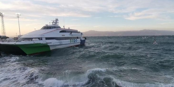 marmarada-firtina-engeli-budonun-bugun-yapilmasi-planlanan-8-seferi-iptal-edildi-P91JX7gd.jpg
