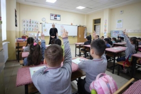 milli-egitim-bakani-tekin-duyurdu-yarin-ilk-ders-bayrak-sevgisi-olacak-TrpmB26M.jpg