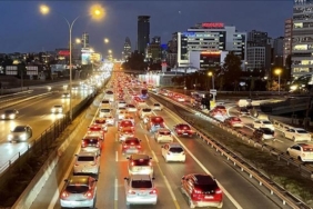 okullarda-ara-tatil-sona-erdi-istanbulda-trafik-yogunlugu-ULMbPVkM.jpg