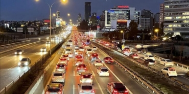 okullarda-ara-tatil-sona-erdi-istanbulda-trafik-yogunlugu-ULMbPVkM.jpg