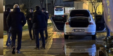 polisin-dur-ihtarina-uymayan-aracta-el-bombasi-ve-tabanca-ele-gecirildi-BaiqZjhW.jpg