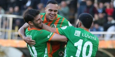 super-ligde-alanyaspor-konyasporu-2-golle-gecti-aMDlTaJK.jpg