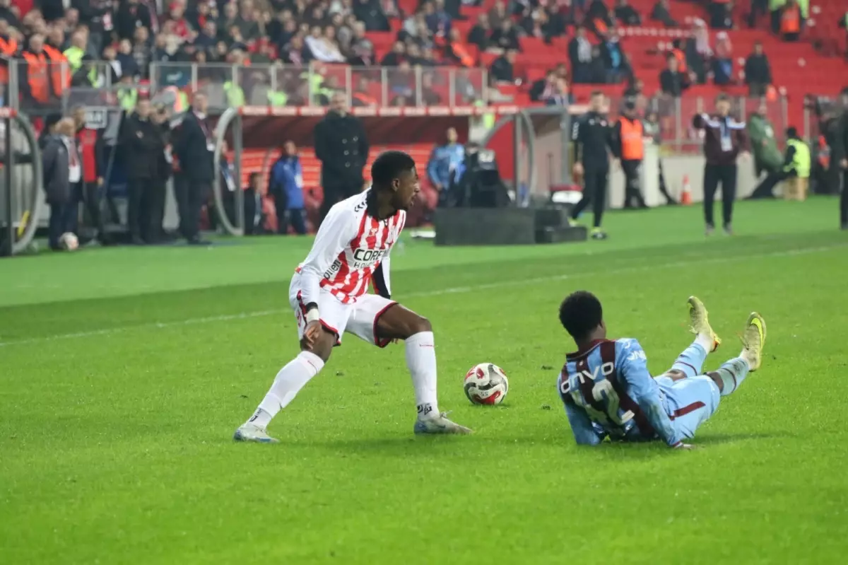 trabzonspor-samsunsporu-3-0-yendi-hA7QJ4JH.jpg