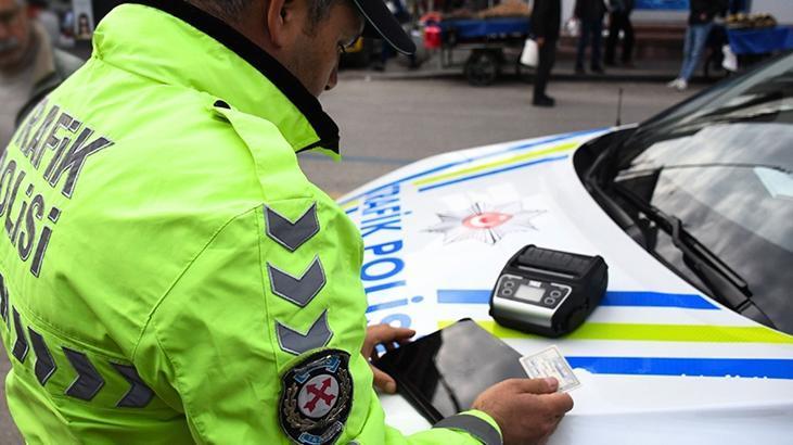 trafikte-yeni-donem-teklifin-6-maddesi-kabul-edildi-iste-kabul-edilen-yeni-cezalar-z9luHTCf.jpg