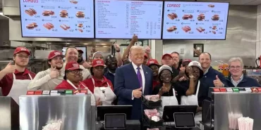 trump-georgiada-fast-food-restoranini-ziyaret-etti-fRrtXLtH.jpg