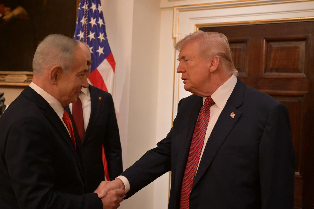 trump-ve-netanyahu-beyaz-sarayda-bir-araya-geldi-iran-konusundaki-kararimi-bildirdim-t5t63Qi5.jpg