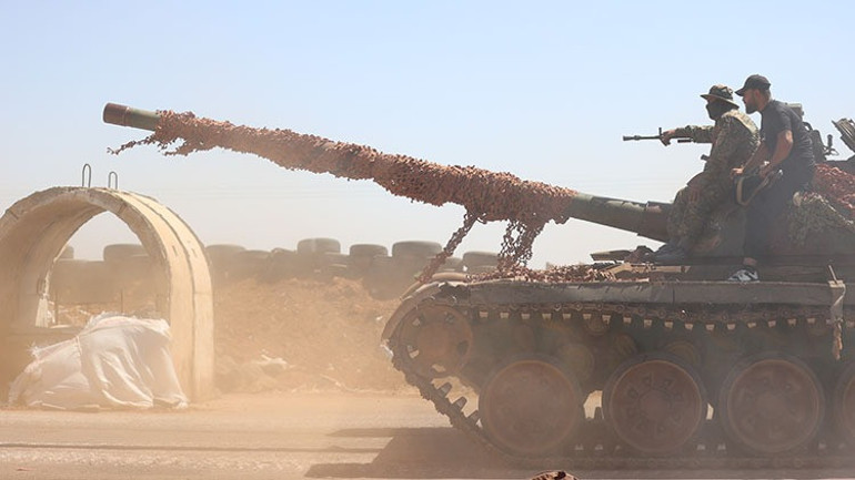 Suriye ordusu Süveyda kentine girdi... Sokağa çıkma yasağı ilan edildi: İsrail uçaklarından bölgeye hava saldırısı