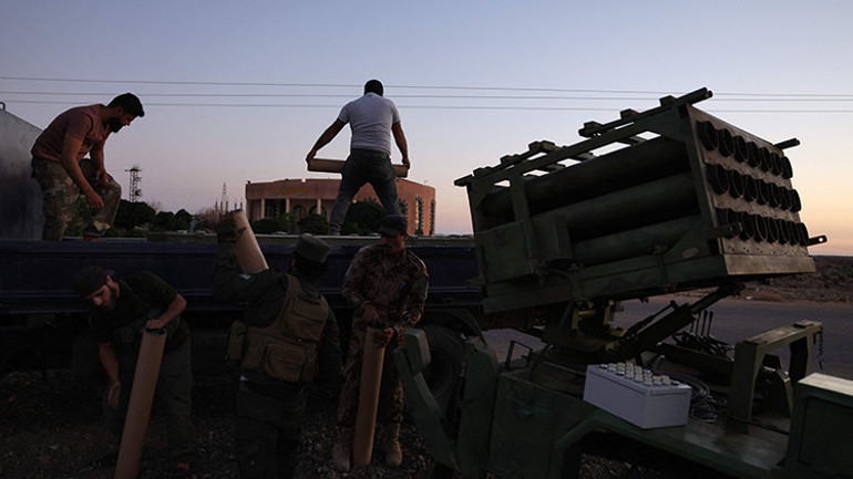Suriye ordusu Süveyda kentine girdi... Sokağa çıkma yasağı ilan edildi: İsrail uçaklarından bölgeye hava saldırısı