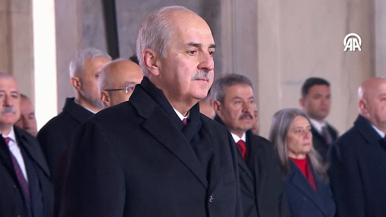 TBMM Başkanı Kurtulmuş ve beraberindeki heyet Anıtkabirde