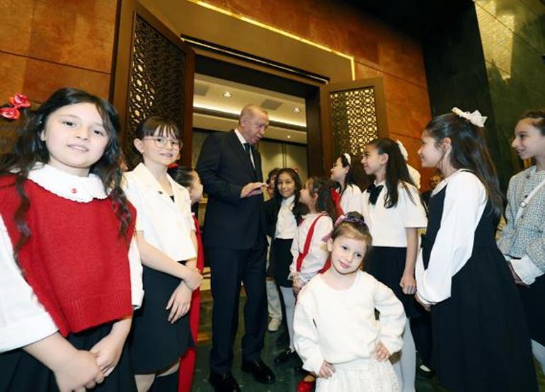 Cumhurbaşkanı Erdoğan, 23 Nisanda çocuklarla bir araya geldi