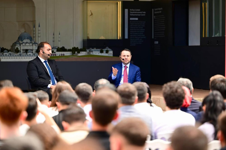 Bakan Gürlek Edirne’de gençlerle buluştu: Adaleti hızlandırmak en büyük hedefimiz