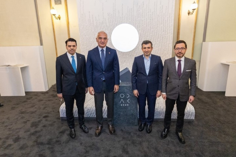 KÜME, Karaköy Palas’ta Mümkün temasıyla ArtıKÜME 2025 ve ODAK sergilerini tanıttı