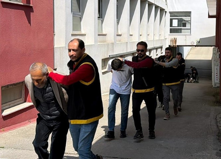 Yurt dışına kaçarken yakalandı Eski polisi öldürmüşlerdi: Cinayetin nedeni ortaya çıktı