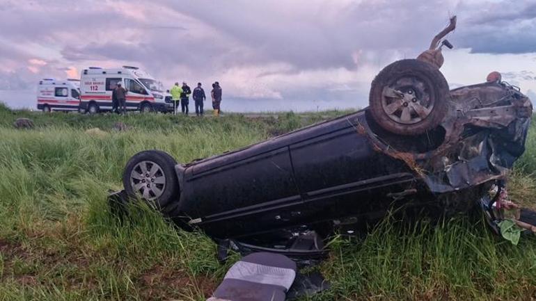 Diyarbakırda kontrolden çıkan araç tarlaya savruldu 7si çocuk 11 kişi yaralandı