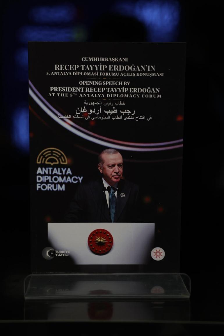 Cumhurbaşkanı Erdoğan’ın Antalya Diplomasi Forumu konuşması kitabı, 3 dilde yayında