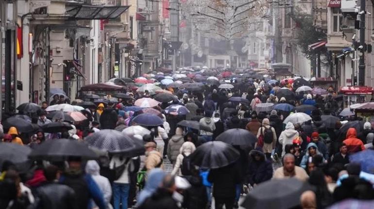 İstanbul için yeni uyarı Valilik saat verdi: Sıcaklıklar düşüyor, kuvvetli yağış geliyor
