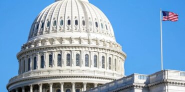 abd-senatosu-azinlik-lideri-schumer-irana-saldiri-destansi-basarisizlik-operasyonu-1776239152798.jpg