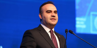 bakan-kacir-kuresel-ekonomide-80-yillik-ezber-bozuluyor-1776506784741.png