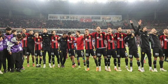 eskisehirspor-rovansi-kazandi-turu-gecti-3-ligde-play-off-heyecani-suruyor-1777414674191.jpg