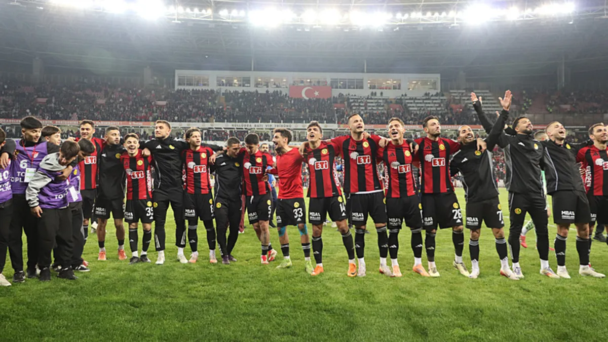 eskisehirspor-rovansi-kazandi-turu-gecti-3-ligde-play-off-heyecani-suruyor-1777414674191.jpg