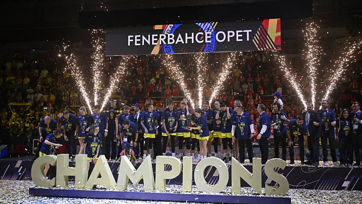 euroleague-women-sampiyonu-fenerbahce-opet-kupasini-aldi-1776635819925.jpeg