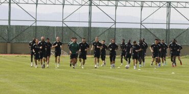 kocaelispor-goztepe-macinin-hazirliklarini-surdurdu-1776249250859.jpg