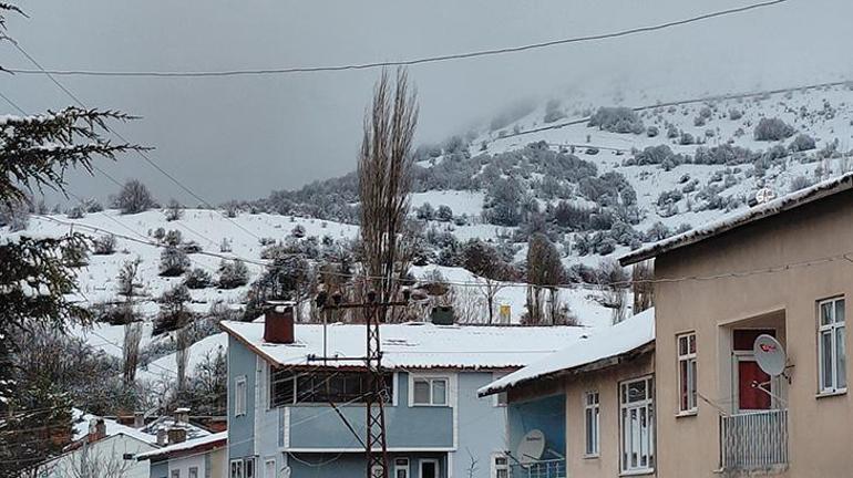Fotoğraflar bugün çekildi Mayıs ayında kar sürprizi... Kent merkezi bembeyaz