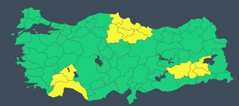 Kış geri geldi: Hava 10 derece birden soğuyacak | Meteoroloji saat verdi: Gök gürültülü sağanak yağış ve fırtına geliyor...