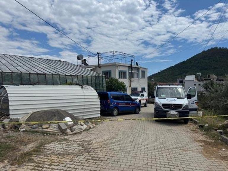 Mersinde aile faciası 2 kardeşin ölümünde ilk sonuçlar geldi... Ev karantinaya alındı