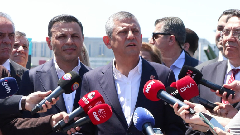CHP lideri Özel, SAHA EXPO 2026'yı ziyaret etti