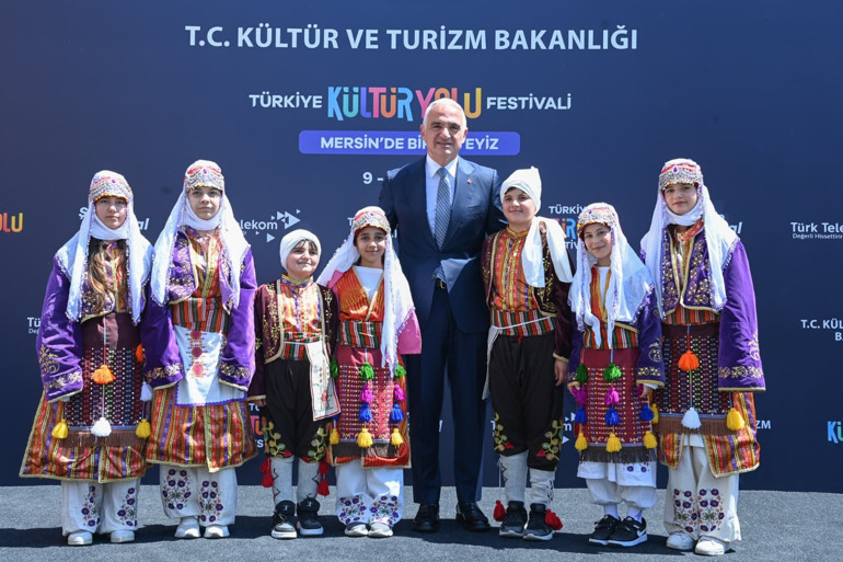 Akdenizin incisi ilk kez Kültür Yolu sahnesinde Mersinde festival coşkusu başladı