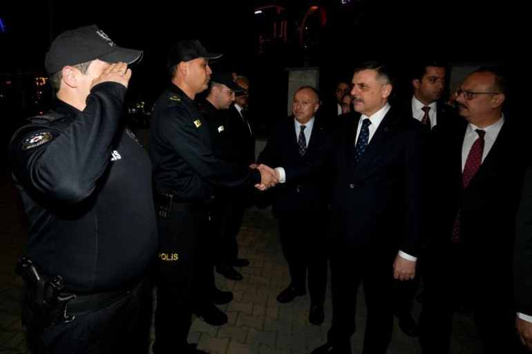 Bakan Çiftçiden polis merkezi amirliğine ziyaret