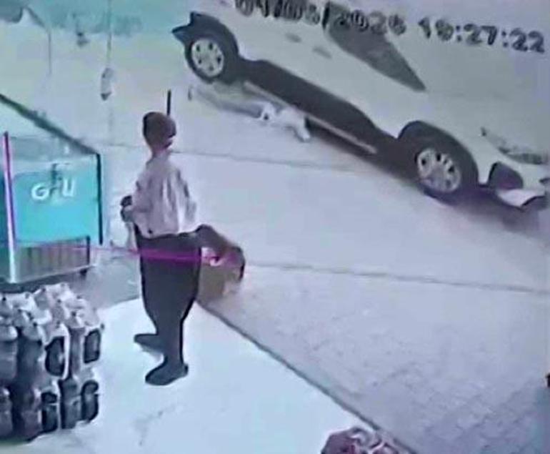 Faciadan dönüldü Terliğini almak için aracın altına giren çocuk ezilmekten son anda kurtarıldı