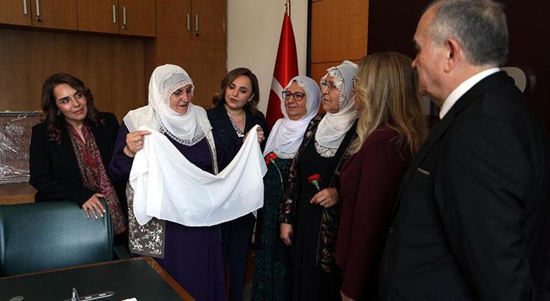 Barış Annelerinden MHPye ziyaret Görüşme 1 saat sürdü